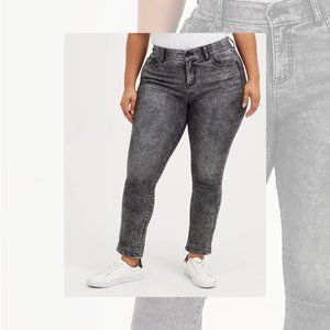 torrid Size 18 TALL Bombshell Straight Jean - Super Soft Grey